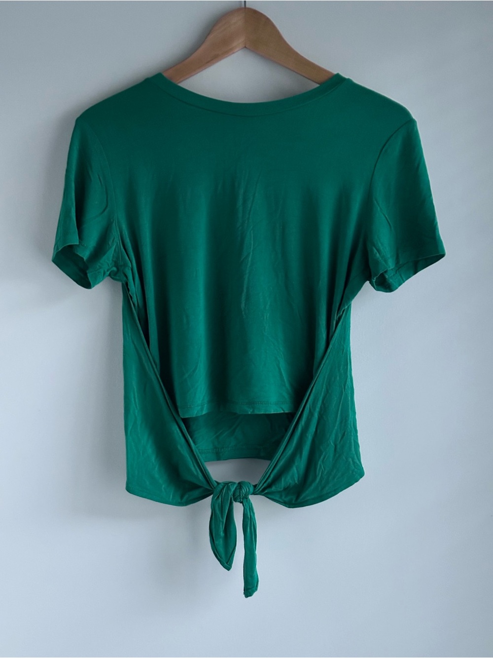 Aritzia Wilfred Emerald Green Tie-Front Crop Tee
